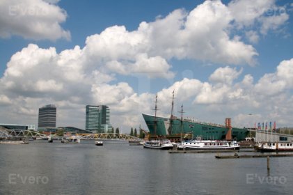 Amsterdam, Le Nemo - musée de la science - Docks Est